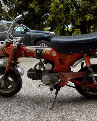Honda Dax st-70