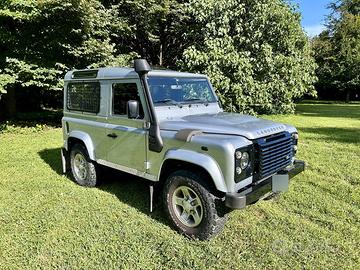 Land rover defender td4 zermatt silver