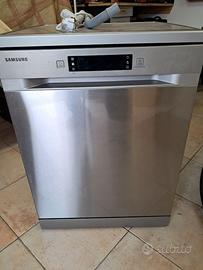 Lavastoviglie Samsung 14 coperti come nuova