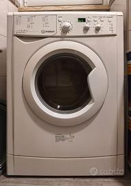 Lavatrice Ultra Slim Indesit 4 KG profonda 30cm