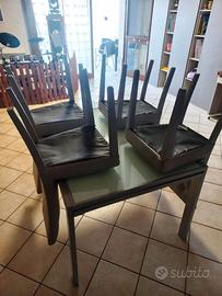 Tavolo di vetro con 4 sedie