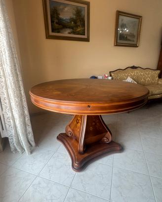 Tavolo rotondo classico