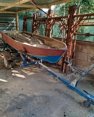 barca da pesca in alluminio e carrello