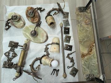 Accessori bagno stile Rococo o Impero
