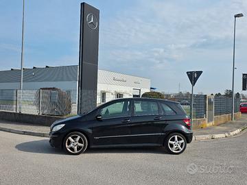 Mercedes B200 CDI crome gomme nuove 
