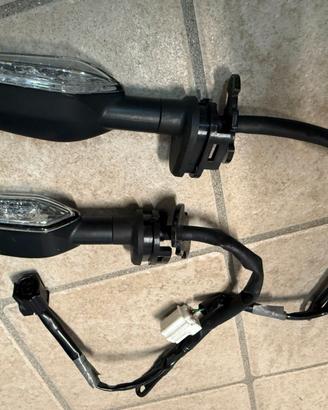 frecce yamaha R1 2015