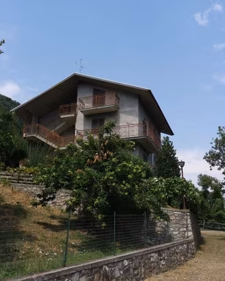 Splendida proprietà indipendente con giardino a Vi