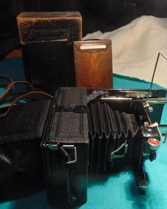 Zeiss Icon  Compur  9 x 6,5  con custodia e 2 last