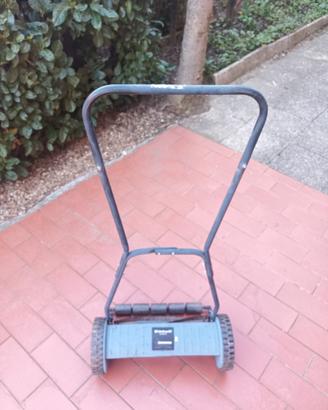 Taglia erba manuale