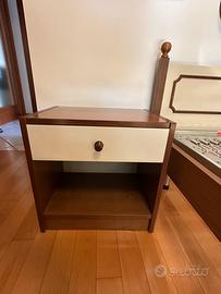 Comodini e struttura letto singolo
