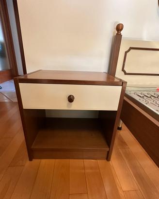 Comodini e struttura letto singolo