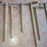 Attrezzi da lavoro antichi, agricoli e non