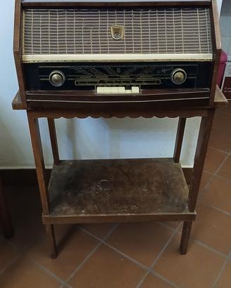 Antica radio. "Angolo vintage"