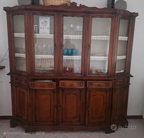credenza con vetrina