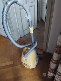 Aspirapolvere Bosch con accessori