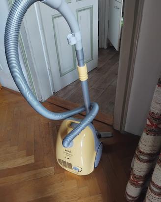 Aspirapolvere Bosch con accessori
