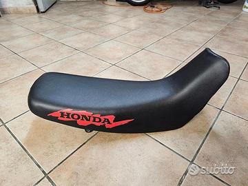 Sella nera nuova per Honda Dominator 650