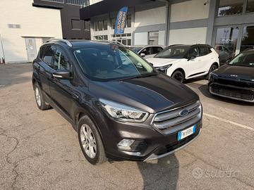 Ford Kuga 1.5 TDCI 120 CV S&S 2WD Powershift Titan