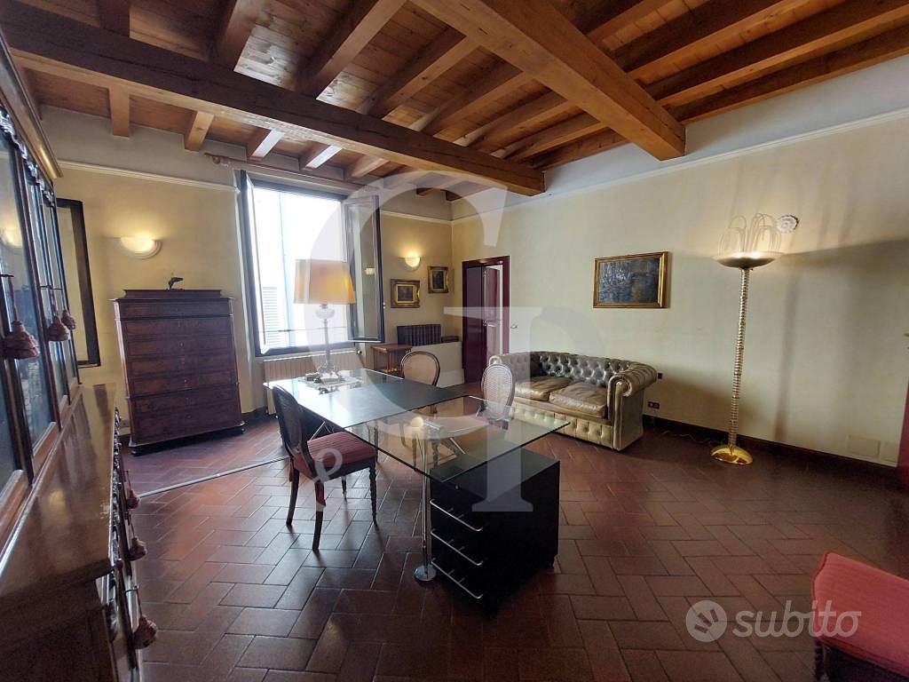 Immobile di 294 m² con più di 5 locali a Bologna - Altro