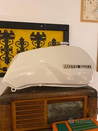 Serbatoio moto guzzi T5 in pari al nuovo bianco