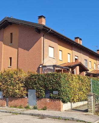 VILLA A SCHIERA D'ANGOLO A MEDICINA