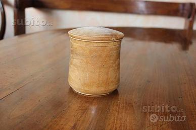 Ciotola in legno con coperchio
