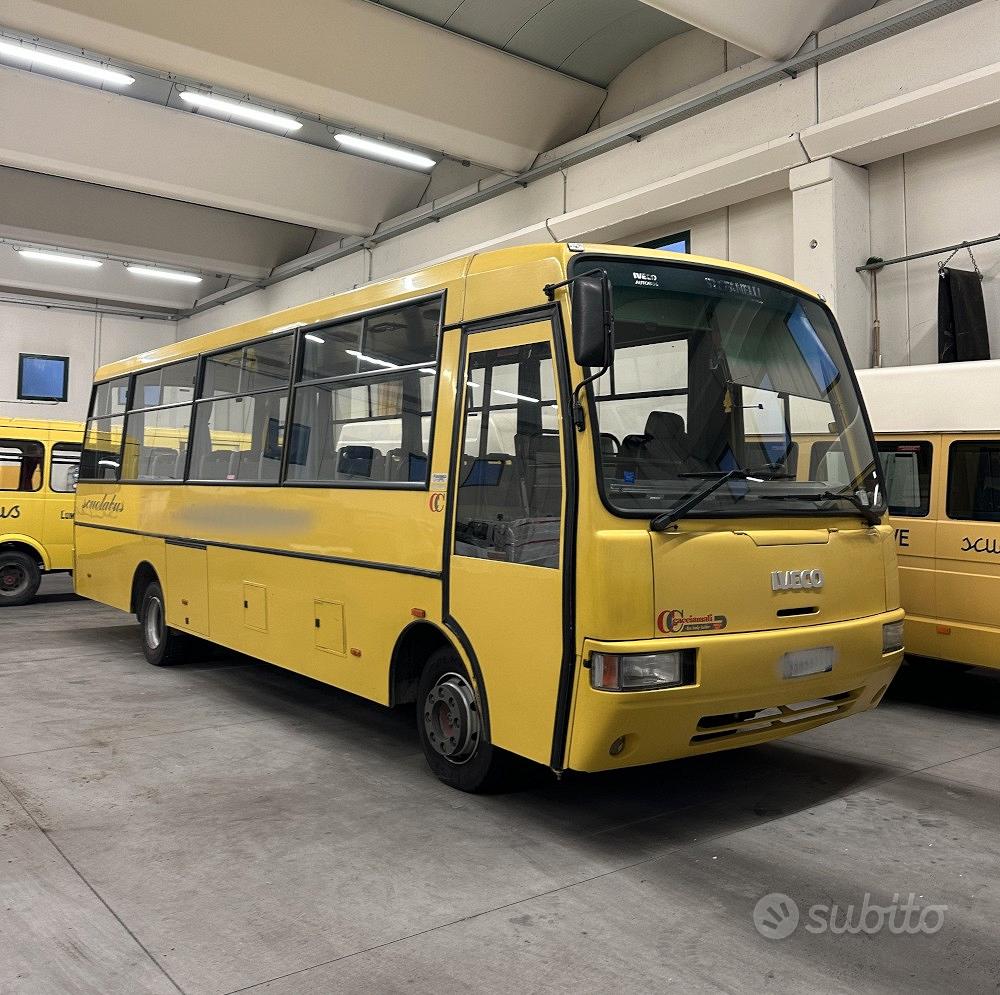 autobus-scuolabus-iveco-100e18-cacciamali-56-posti-veicoli