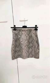 Gonna corta Zara con stampa pitonata beige e marro