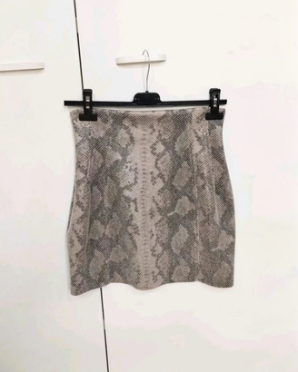 Gonna corta Zara con stampa pitonata beige e marro