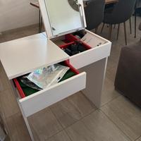 Toeletta/ mobile trucco ikea Brinnes