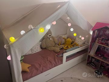 Letto casetta  per bambini  nuovo  + telo mussola