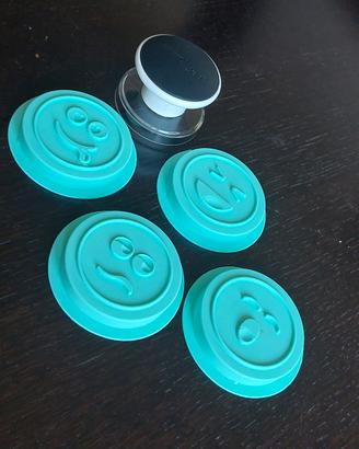 Stampo per biscotti con faccine Silikomart