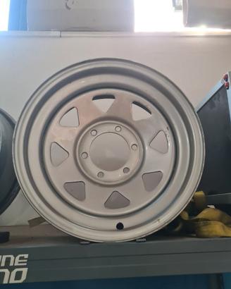 Cerchi in ferro  nissan mitsubisci