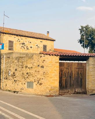 Turri - Casa Indipendente con ampio cortile