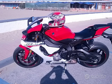 Yamaha R1 2015