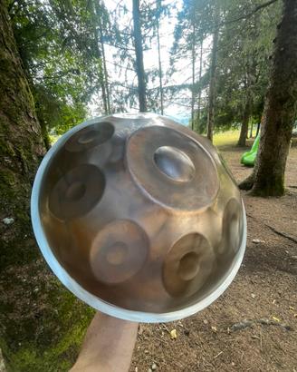 Handpan 9 note in Re minore ( D kurd )