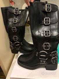 Stivali biker donna  neri con fibbie