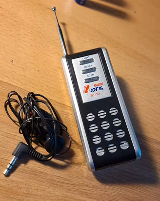 Radio FM tascabile marca Ooty mod. BT-30
