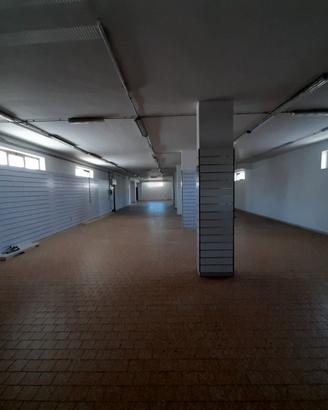 Grande locale magazzino 400 mq