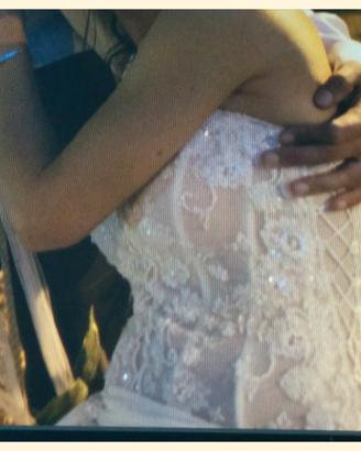 Raffinato abito da sposa taglia 42
