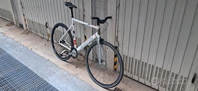 Single Speed Aventon tg 58