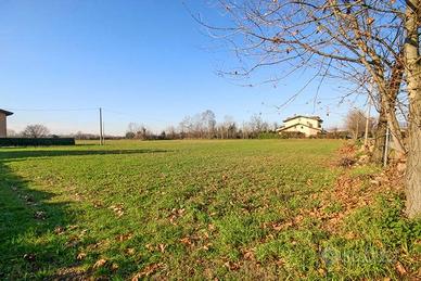 Terreno di 8034 m² a Seriate