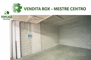 Box / Garage di 19 m² a Venezia
