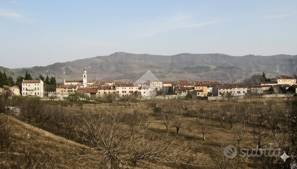 2 LOCALI A VERONA - More