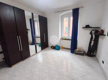 4 LOCALI A GENOVA