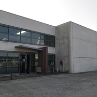 Capannone con show-room