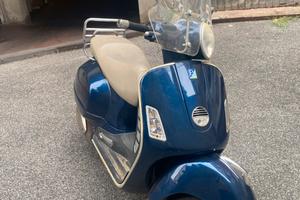Vespa Gts 250