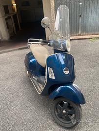 Vespa Gts 250
