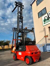 Carrello elevatore elettrico LINDE 2000 kg,triplex