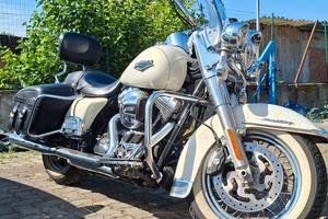 Harley Davidson Road King Classic 1690 FLHRC